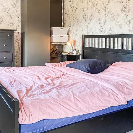 4 Bedroom Beautiful In Semesterbostad